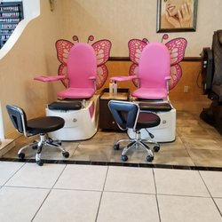 Cleopatra Nails - Cute little girls' chairs.