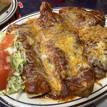 Johnny B's Restaurant - Johnnys big combo with red. I get it with an extra taco and a tortilla! - American Near Me - Truth Or Consequences, New Mexico