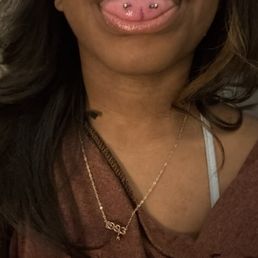 Frog eye piercing (scoop) Frog eye piercing (scoop)