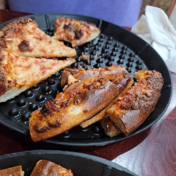 Antigoni’s Pizza Brunswick - First pizzas were burned. They replaced them with perfectly cooked ones after. - Pizza Near Me - Brunswick, Maine Antigoni’s Pizza Brunswick - First pizzas were burned. They replaced them with perfectly cooked ones after. - Pizza Near Me - Brunswick, Maine