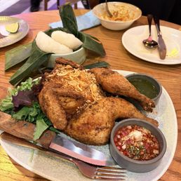 Fried chicken with sticky rice Fried chicken with sticky rice