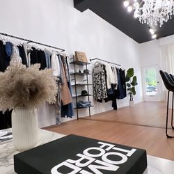 Shop Famosa - Shopping made personal, because you deserve more than just clothes.