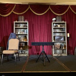 David Minkin - Magic & Wine - The stage.