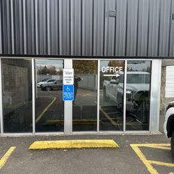 Hyacinth Collision Centre