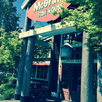 McGrath's Fish House - Walkway to enter - Seafood Near Me - Vancouver, Washington