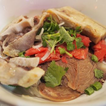 Shank & Bone - Signature Phở S&B before the broth pour - Vietnamese Near Me - San Diego, California