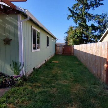 Triple J Landscape - Before, side yard needed edging and bark - Landscaping Near Me Triple J Landscape - Before, side yard needed edging and bark - Landscaping Near Me