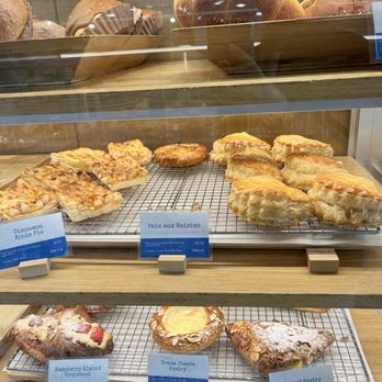 Paris Baguette - Bakeries Near Me - Arcadia, California