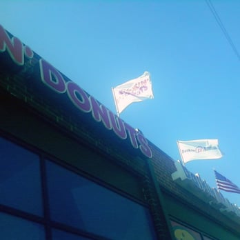 Dunkin' -  the outside of a dunkin donuts shop - Coffee & Tea Near Me - Chicago, Illinois