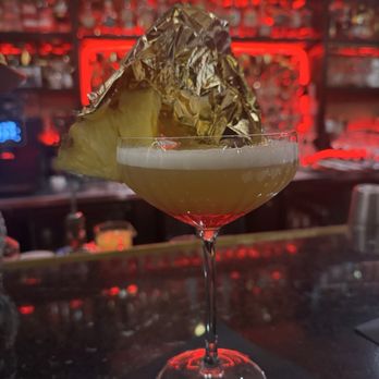 Deluxe Fun Dining - Drink - Bars Near Me - Charlotte, North Carolina