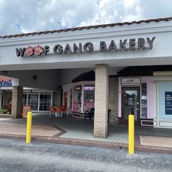 Woof Gang Bakery & Grooming - Exterior