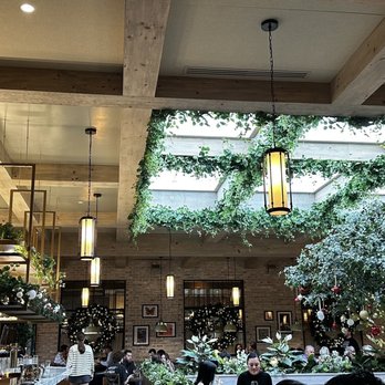 etta - Ambience inside the restaurant (Christmas time) - New American Near Me - Scottsdale, Arizona