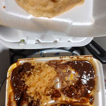 Yoguis Restaurant - Pollo con mole plate with handmade tortillas - Mexican Near Me - Bellflower, California