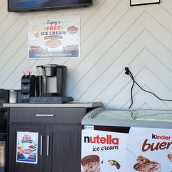 Grease Monkey - Free ice cream while you wait