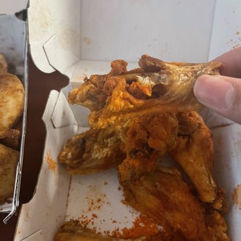 Buffalo Wild Wings - American Near Me - Goodyear, Arizona