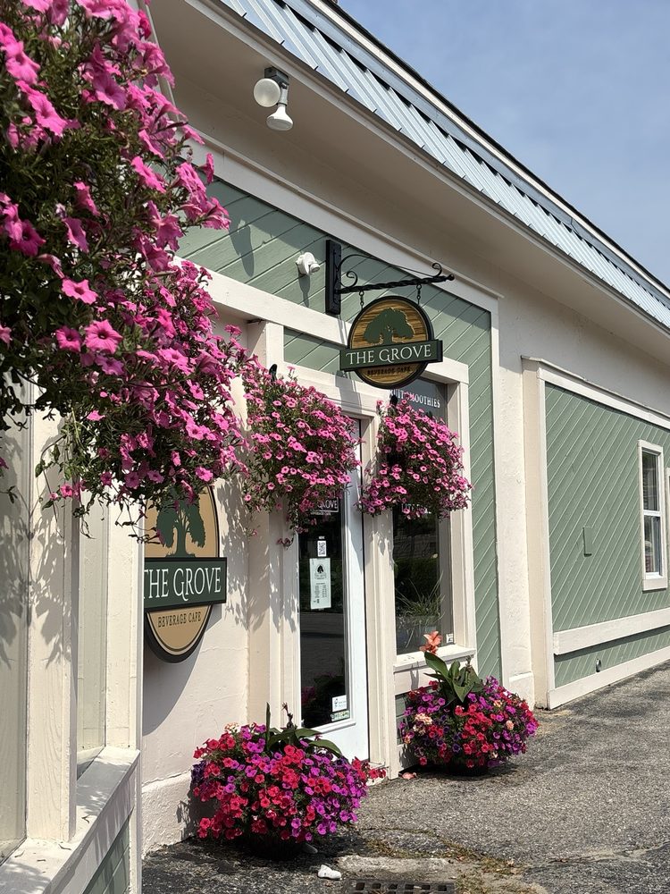 The Grove Beverage Cafe Logo