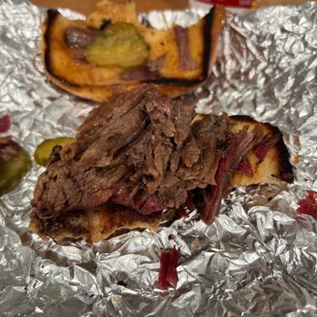Dee Willie’s BBQ  - Barbeque Near Me - San Antonio, Texas
