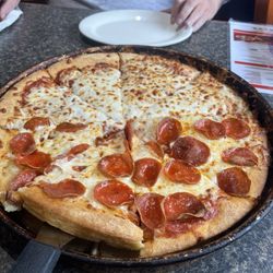 Pizza Hut - Had an absolutely wonderful pan pizza today with my mother! Great atmosphere very clean and good service!