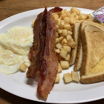 Walker's Cafe - Breakfast - American Near Me - Madisonville, Texas