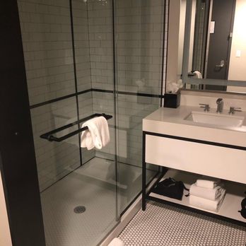 Arlo Chicago - Bathroom - Hotels Near Me - Chicago, Illinois