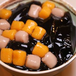 Meet Fresh - Icy Grass Jelly Signature/鲜芋仙招牌 @tiffhuangry