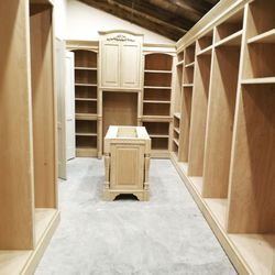 Melinda Davis - Finishing Touches by Melinda - Custom Closet Design