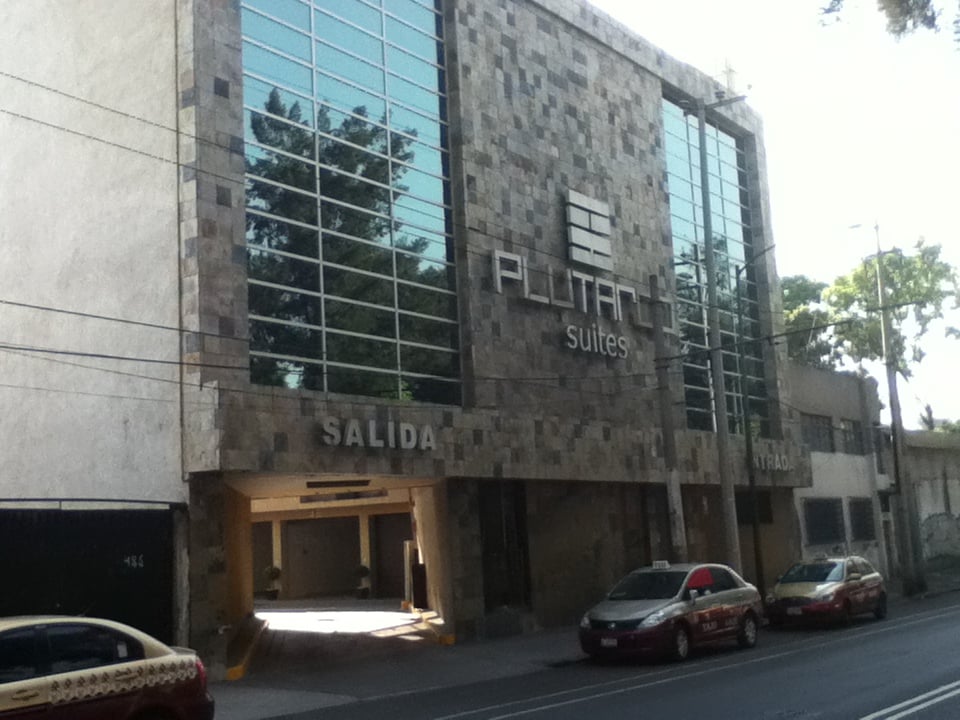 Hotel Plutarco Suites