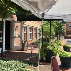 Laurel Circle - Side entrance has to be used July 2020 due to pandemic