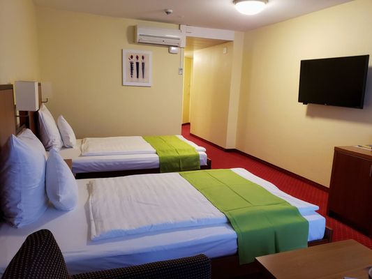 Hotel Bahnhof by null