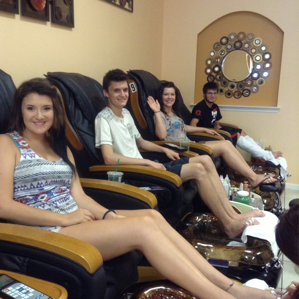 Roses Nails & Spa - Nail Salons Near Me - Cookeville, Tennessee