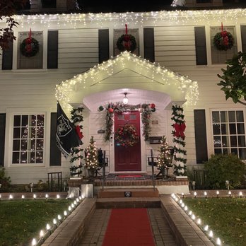 Light Me Up USA - Tracy - House lit up - Holiday Decorating Services Near Me Light Me Up USA - Tracy - House lit up - Holiday Decorating Services Near Me