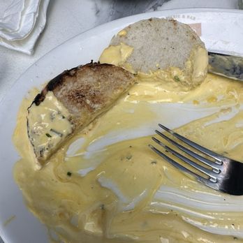 Browns Liverpool - 1/2 of English muffins that were not toasted - Brasseries Near Me - Liverpool, XMS