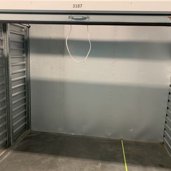 Extra Space Storage - Falsely advertised as a 10'x8' unit. Unit measures a few inches shy of 10' (fine) and a full foot shorter, 7' to the door (not OK). - Self Storage Near Me - San Jose, California