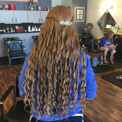 A Look For You - Beautiful prom style!