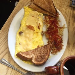 The Family Diner - 4 egg omelette and hashbrowns
