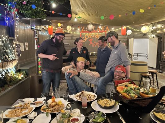 Tee Off Bar & Grill by null