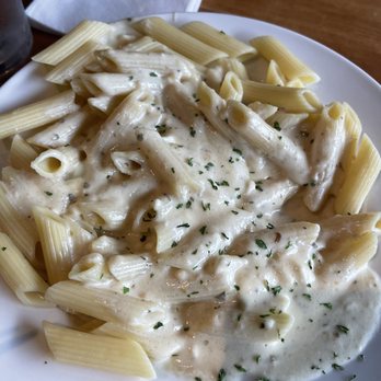 Cheddar's Scratch Kitchen - Penne Pasta Alfredo - Comfort Food Near Me - San Antonio, Texas