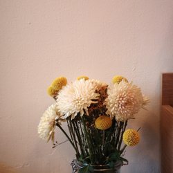 Fuzz Coffee - Fresh flowers