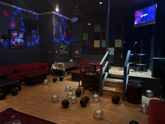 Spotlight Karaoke by null