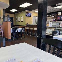 Hangout Ramen Build Your Own - Kenner - Dining area