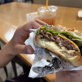 Super Duper Burgers - Cheeseburger - Burgers Near Me - Emeryville, California Super Duper Burgers - Cheeseburger - Burgers Near Me - Emeryville, California