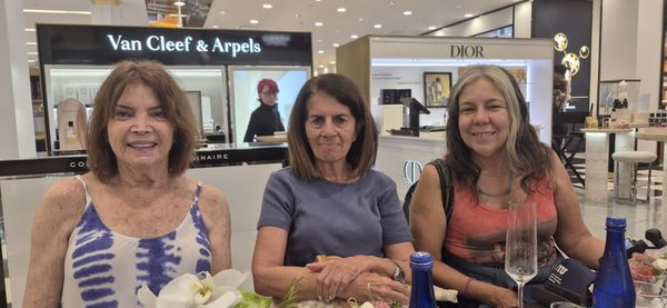 Bloomingdale's by null