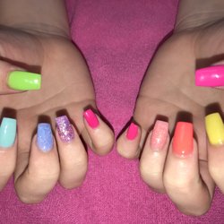 Bombshells Beauty Bar
