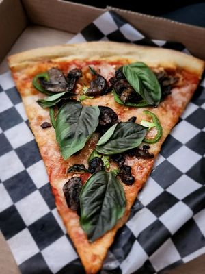 Junior's Pizza by null