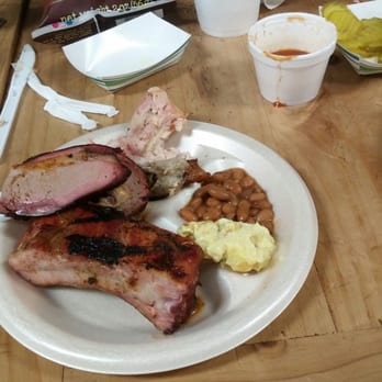 Buzzie's Bar-B-Q - Delicious BBQ! - Barbeque Near Me - Kerrville, Texas