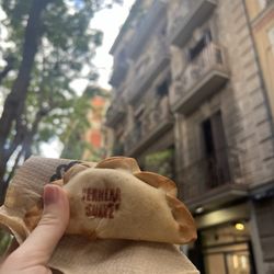 Las Muns - beef empanada