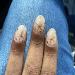 Uneven and thick. Ugly design Uneven and thick. Ugly design