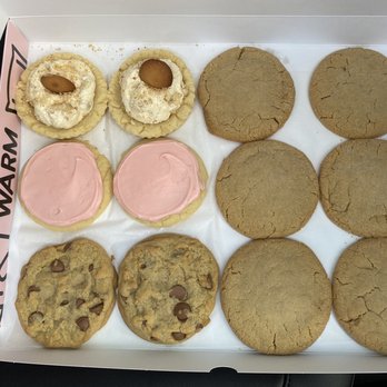 Crumbl - Clackamas - Banana Cream Pie, Classic Pink Sugar, Classic Chocolate Chip, and Peanut Butter! - Bakeries Near Me - Clackamas, Oregon