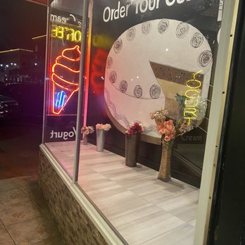 Sweetreats - Ice Cream & Frozen Yogurt Near Me - Marietta, Georgia Sweetreats - Ice Cream & Frozen Yogurt Near Me - Marietta, Georgia