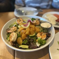D'Jeet - House Salad with grilled shrimp